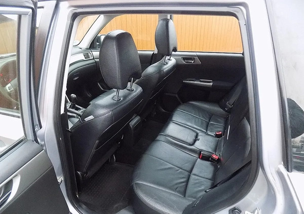 Subaru Forester cena 34900 przebieg: 252000, rok produkcji 2011 z Przysucha małe 497